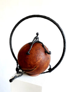 Schiffer-Nasserie DISSONANZ, Holz, Keramiplast Stahl, Grafit, H 36cm x B 35cm x T 32cm, 2021